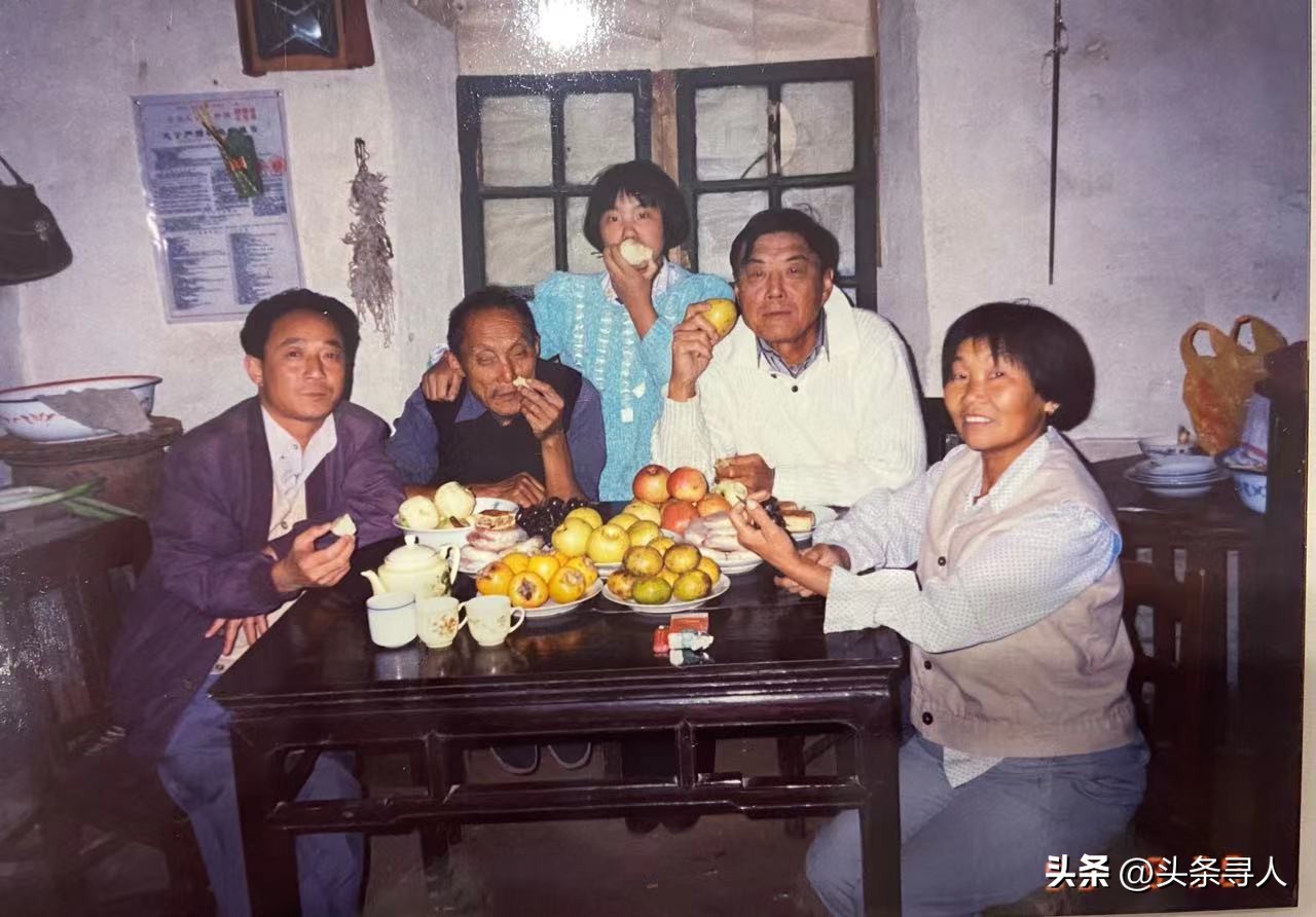 走失者照片 台湾抗美援朝老兵离世多年，儿子代其...