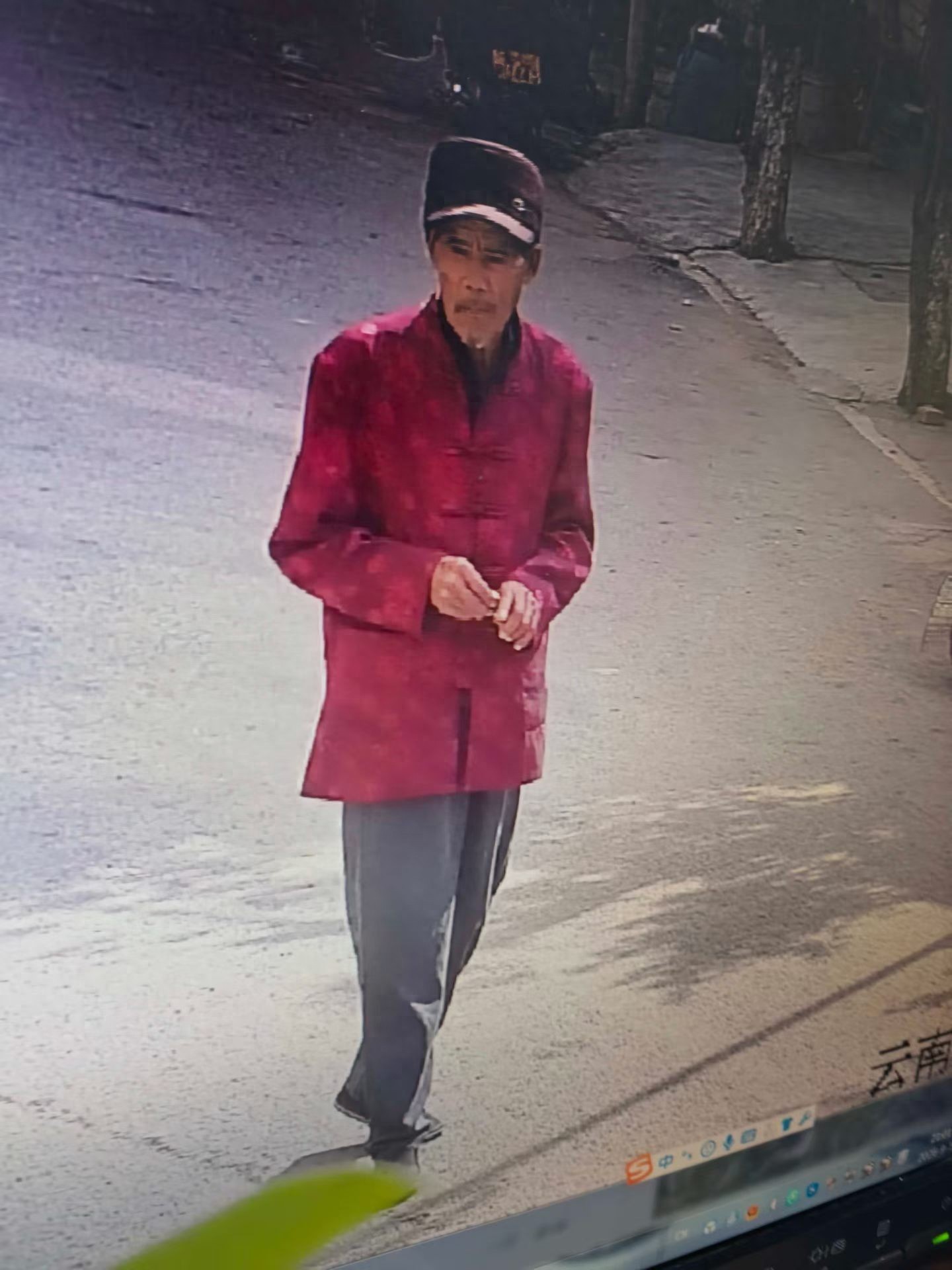 走失者照片 大理州寻人：八旬老人走失，穿红色上...