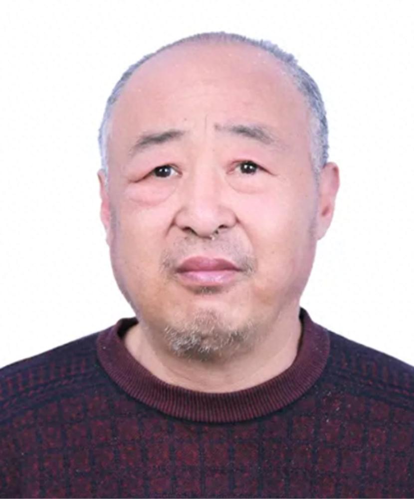 走失者照片 烟台市寻人：五旬男子走失，穿蓝色格...