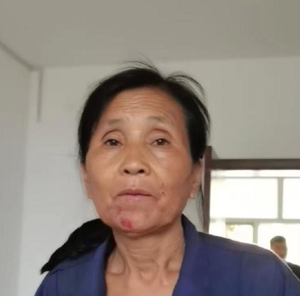 走失者照片 帮她回家！乌鲁木齐六旬老太被救助，...