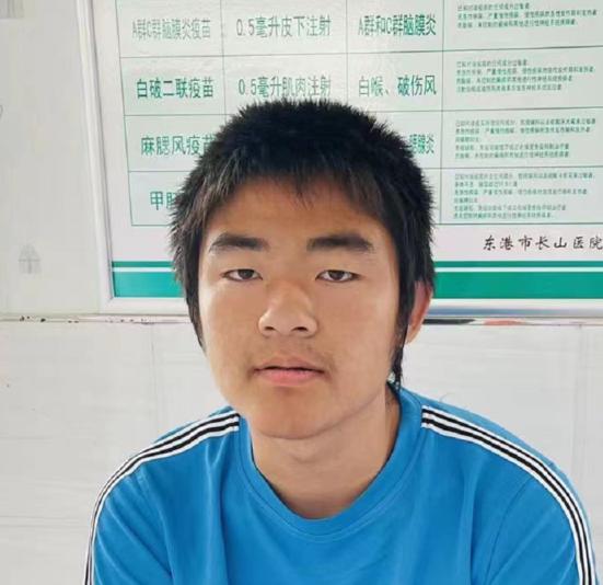 走失者照片 丹东寻亲：青年男子被救助，穿浅色短...