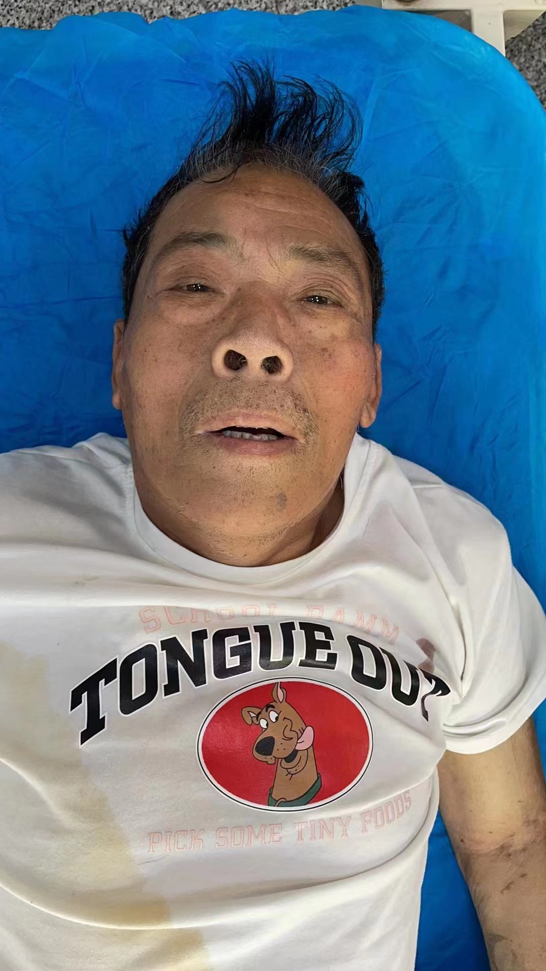 走失者照片 西安寻亲：六旬老人被救助，高1米7...