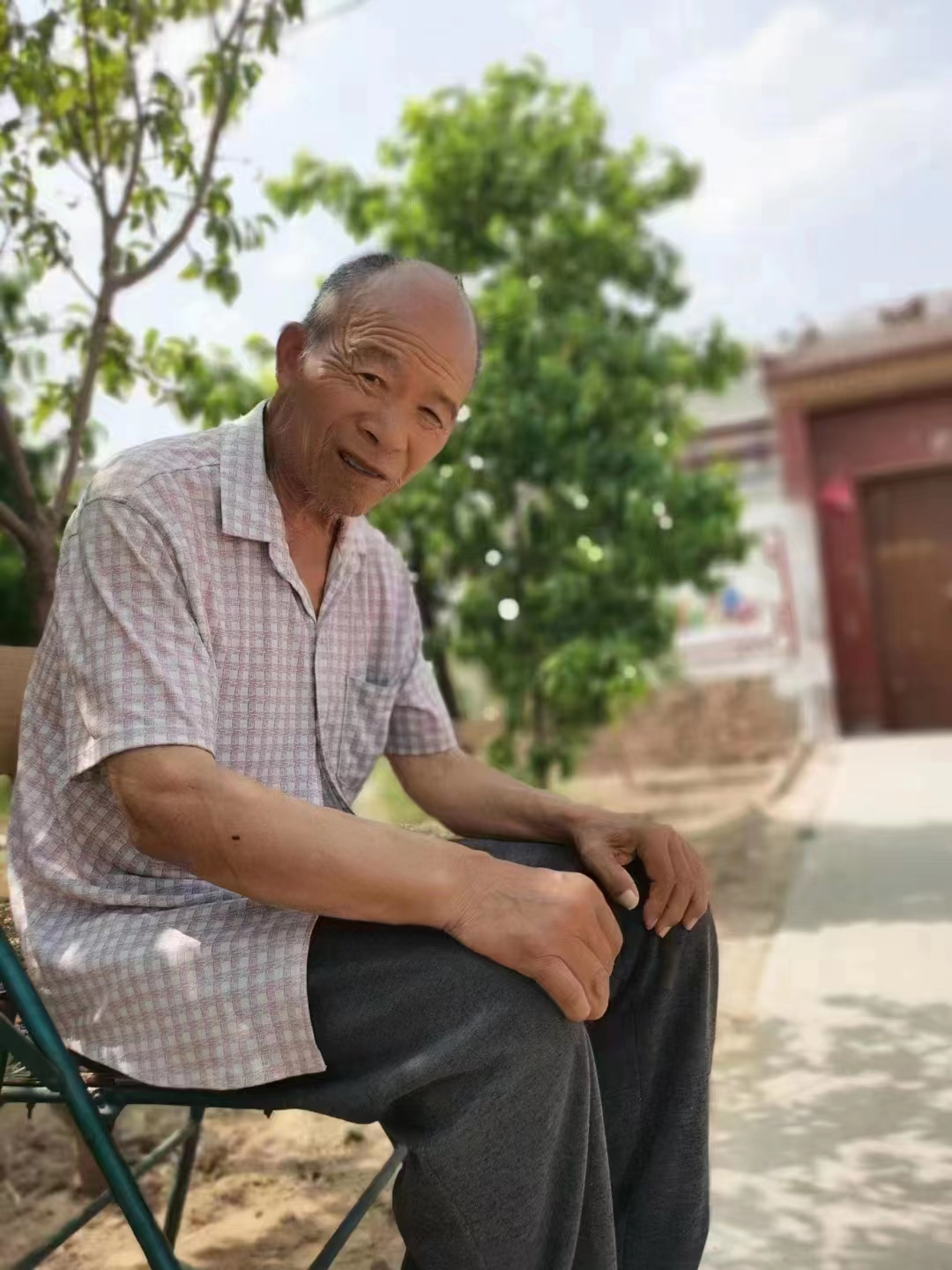 走失者照片 商丘急寻：七旬老人走失，穿格子短袖...