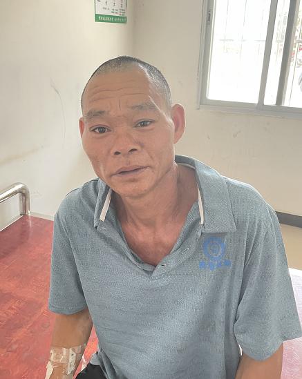 走失者照片 贵港寻亲：五旬男子被救助，穿白色衣...