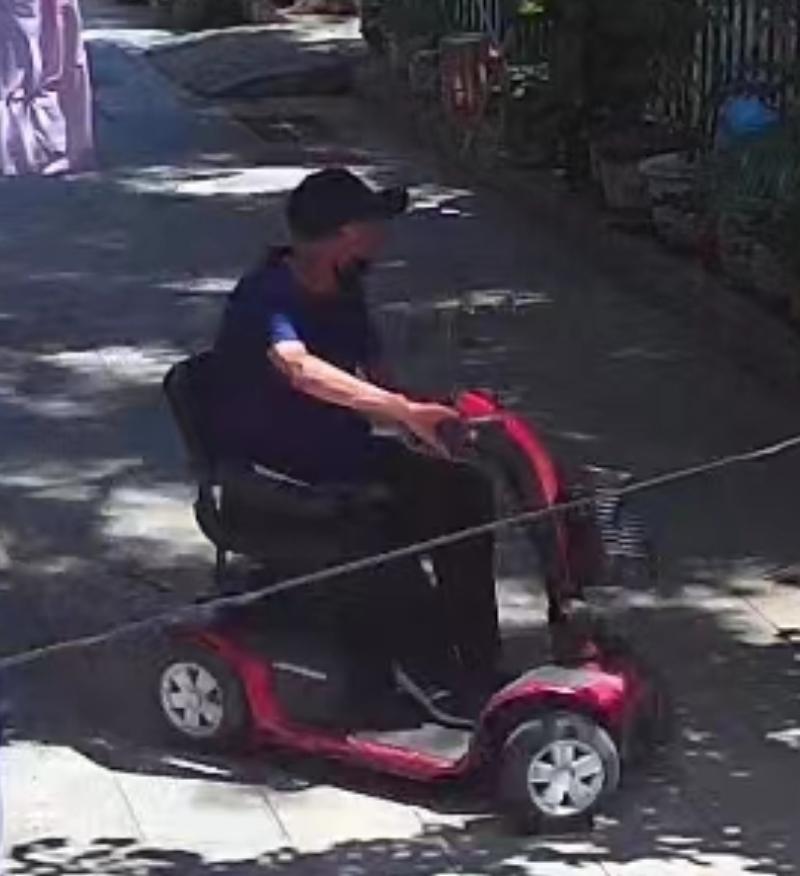 走失者照片 北京急寻！八旬老人走失，戴黑色棒球...