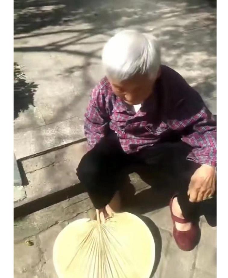 走失者照片 重庆急寻：八旬老太走失，患阿尔茨海...