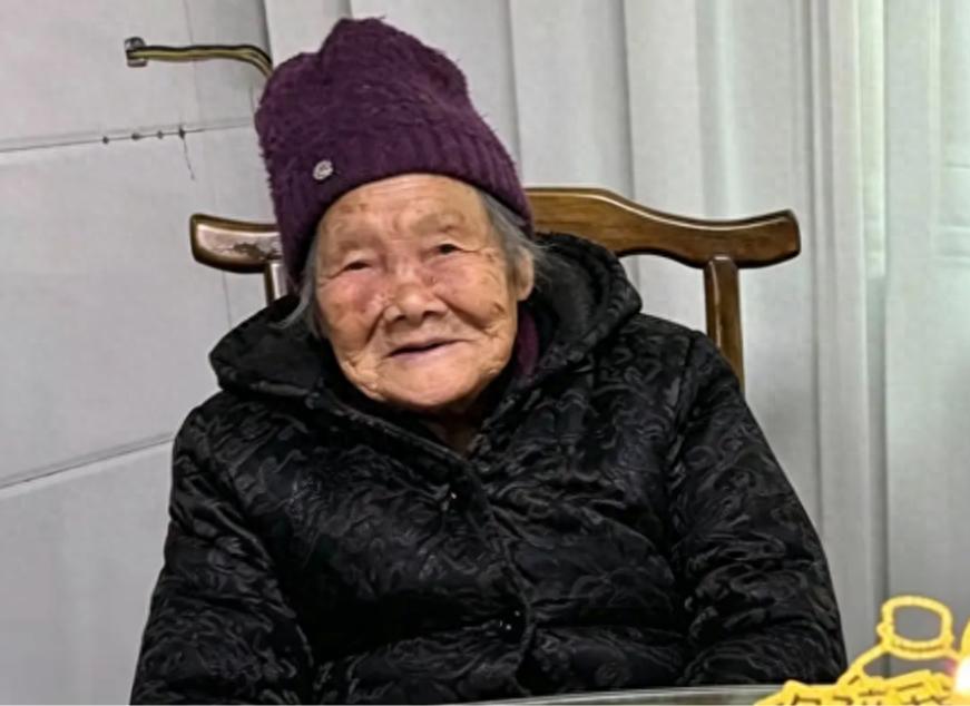 走失者照片 达州市寻人：九旬老太走失，穿黑色衣...