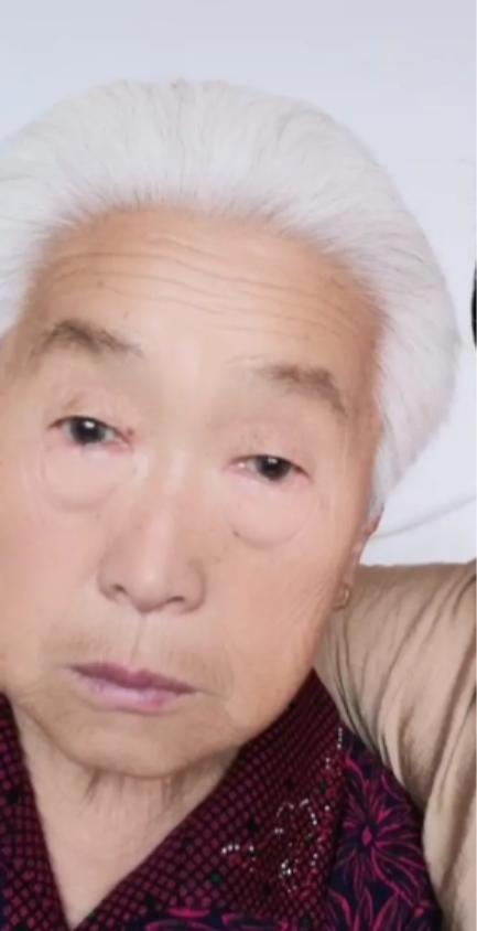 走失者照片 咸阳市寻人：八旬老太走失，穿灰绿相...
