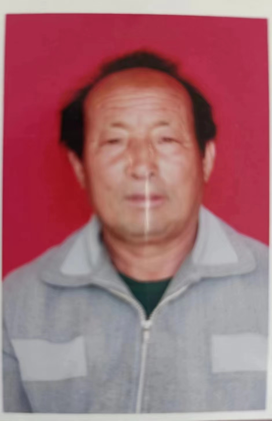 走失者照片 天津寻人：七旬老人失联，戴草帽，穿...