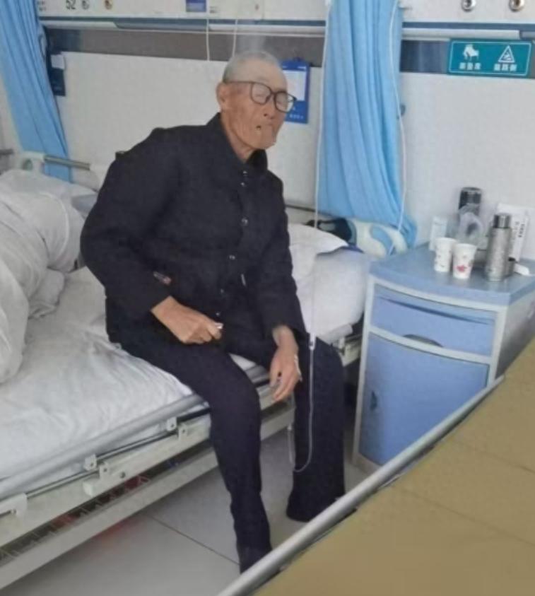 走失者照片 平凉市寻人：八旬老人走失，骑电动车...
