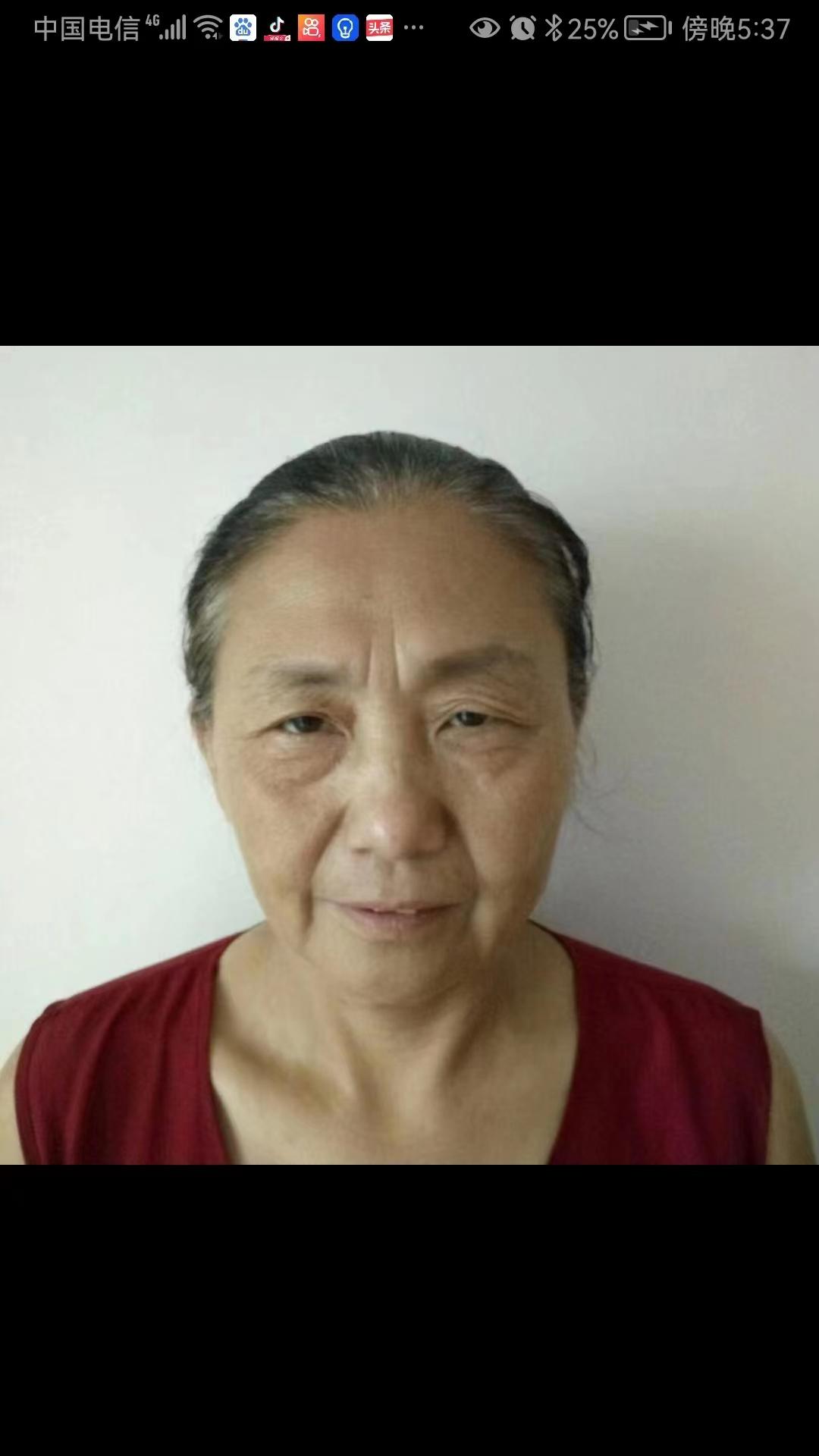 走失者照片 西安急寻：六旬老太走失，穿白色花上...