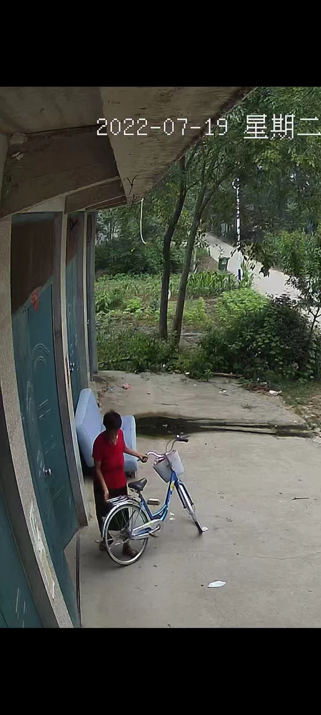 走失者照片 阜阳界首急寻：五旬女子走失，患精神...