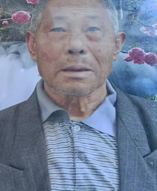 走失者照片 紧急寻人！重庆八旬老人失联，戴蓝色...