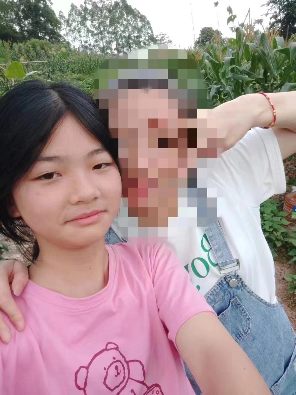 走失者照片 汕头急寻：14岁女孩失联，穿粉色短...