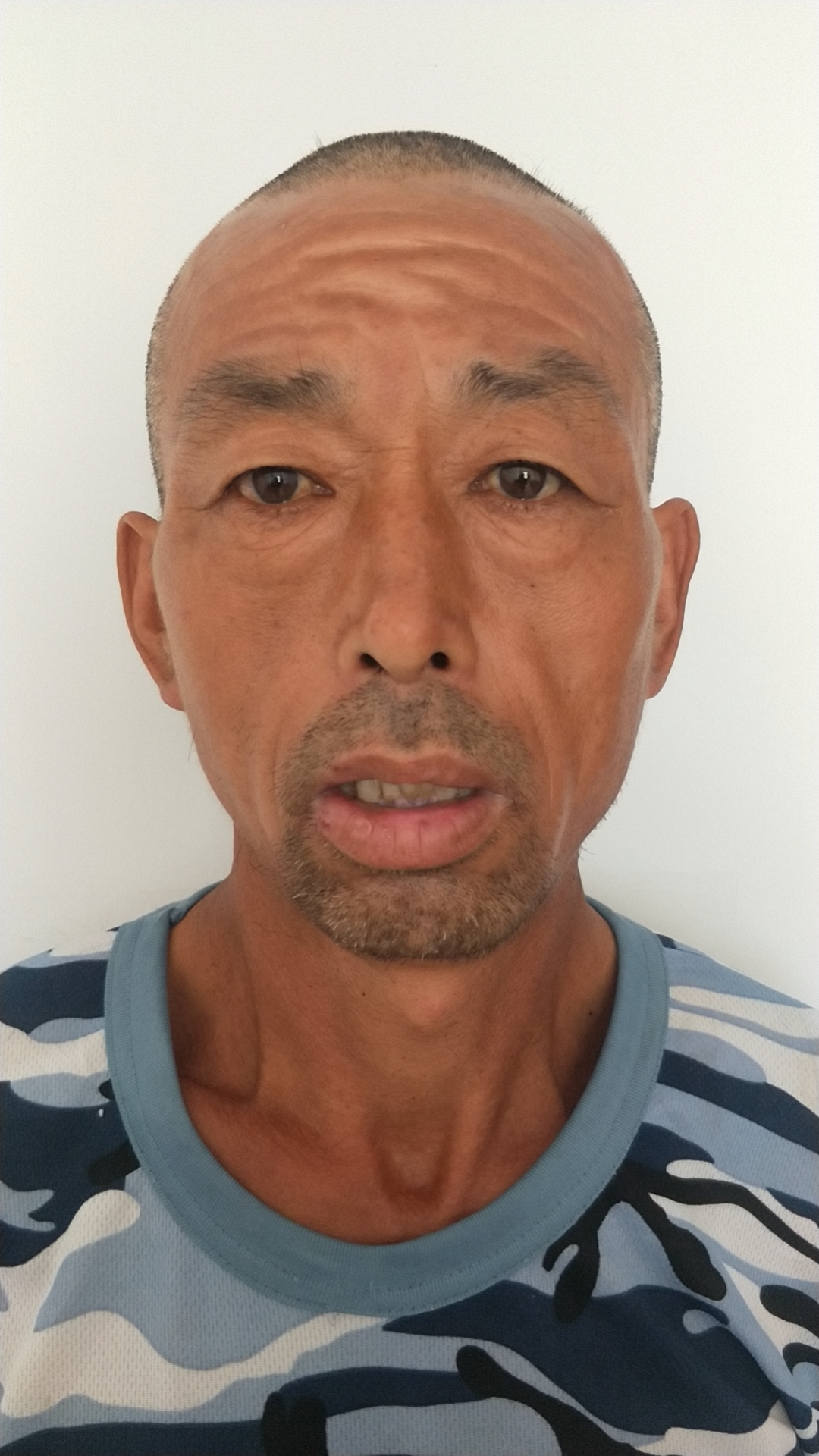 走失者照片 葫芦岛兴城寻亲：五旬男子被救助，自...