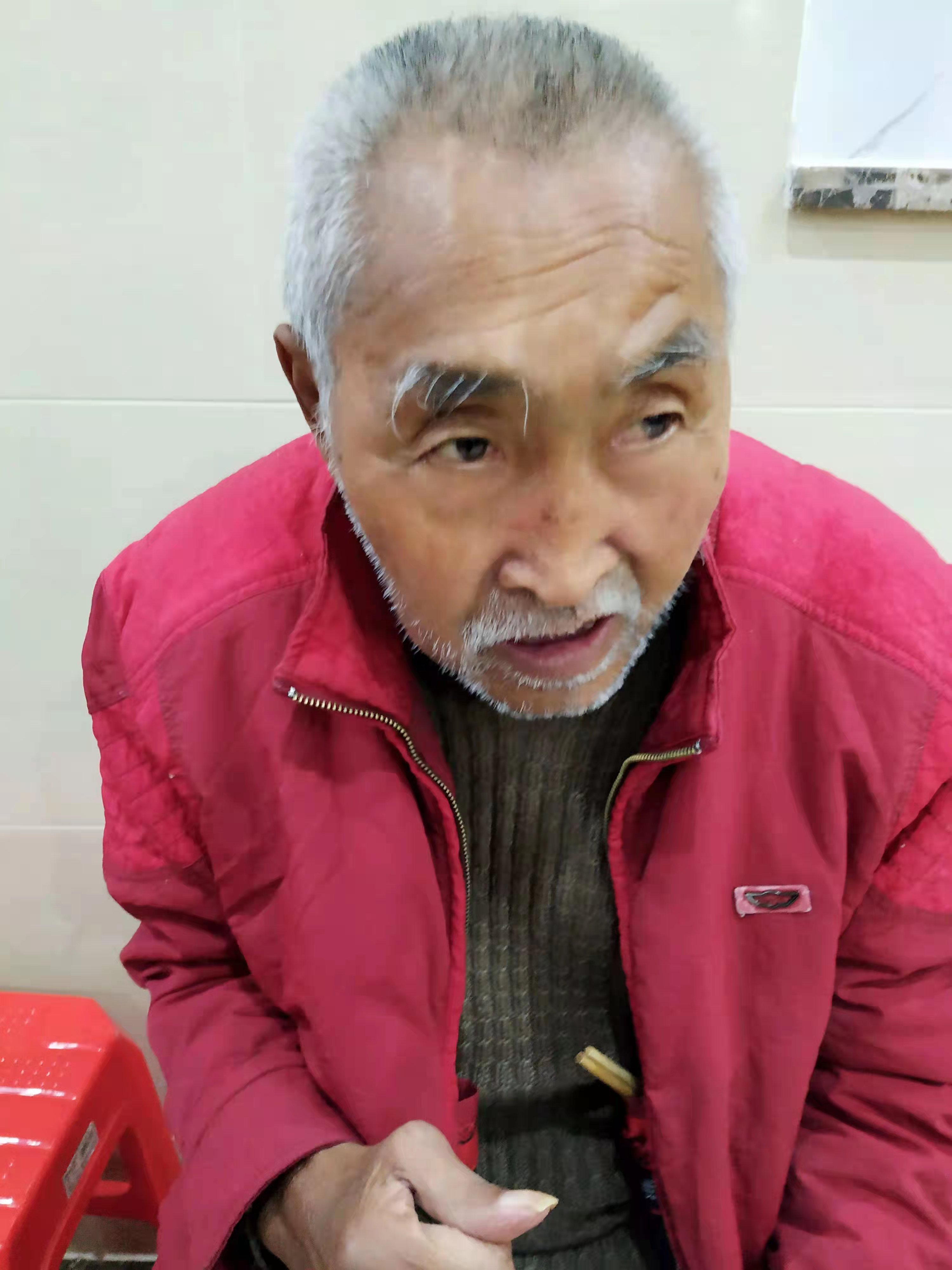 走失者照片 急寻亲属:八旬老人被救助多年,自述...