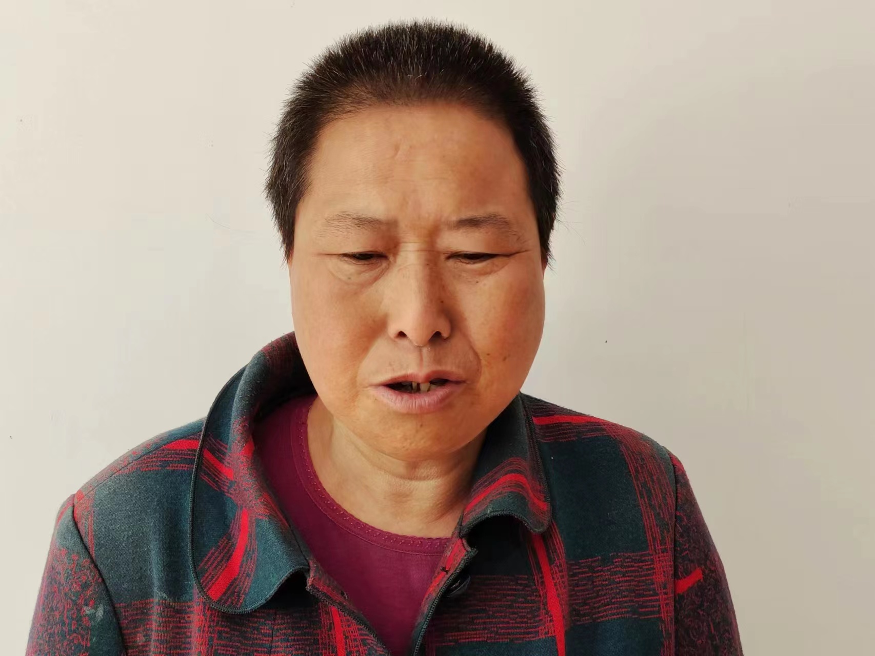 走失者照片 酒泉寻亲：六旬老太被救助，自述叫王...