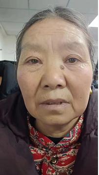 走失者照片 海东急寻：六旬老太失联，穿灰色衣服...