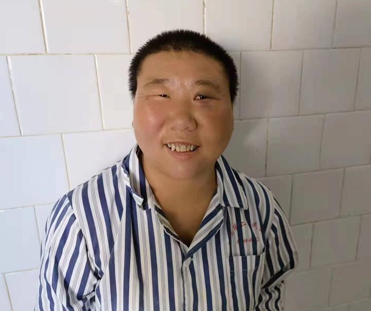 走失者照片 平顶山寻亲：青年女子被救助，高1米...