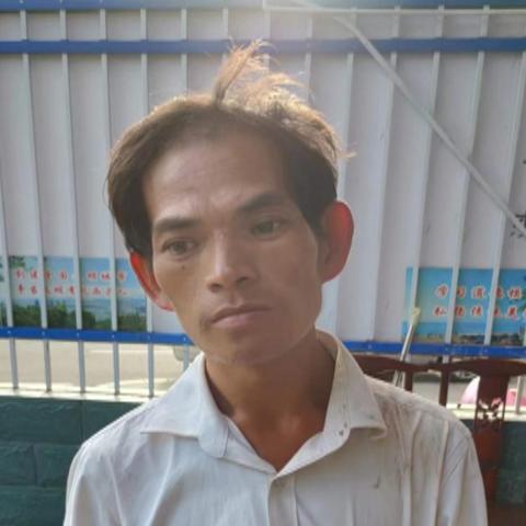 走失者照片 凉山州寻亲：西昌青年男子被救助，穿...