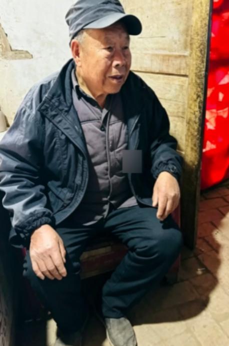 走失者照片 宝鸡市寻人：八旬老人走失，穿浅蓝色...