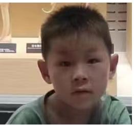 走失者照片 濮阳急寻：八岁男生失联，穿黑色衣裤...