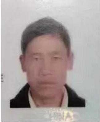 走失者照片 宿迁寻人！六旬老人走失，穿灰色格子...