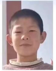 走失者照片 固原急寻：16岁男孩失联，穿白色短...