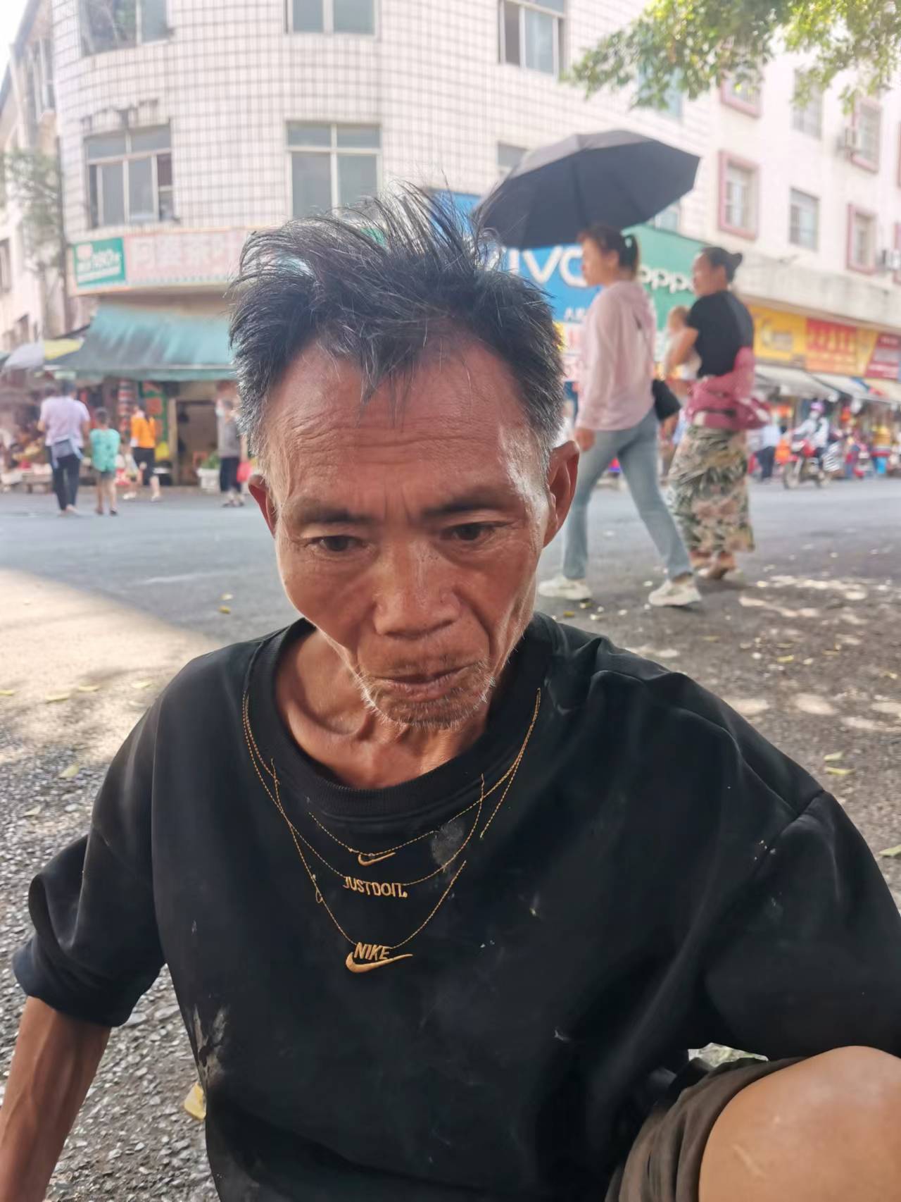 走失者照片 百色寻亲：五旬男子被救助，高1米6...