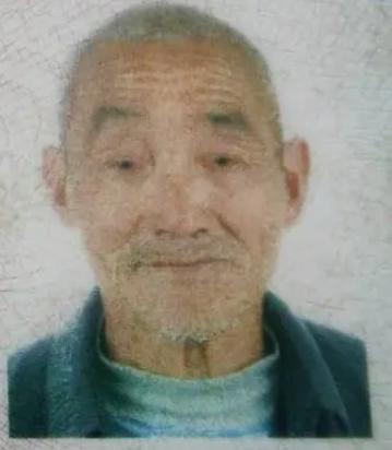 走失者照片 信阳急寻：八旬老人失联，穿白色格子...