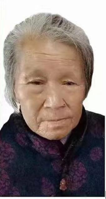 走失者照片 紧急寻人！孝感八旬老太走失，穿白底...