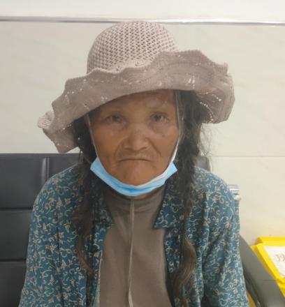 走失者照片 帮她回家：亳州七旬老太被救助，戴白...