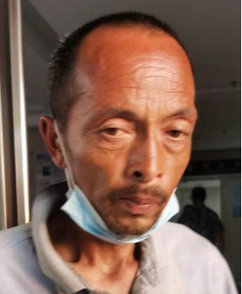 走失者照片 信阳寻亲：五旬男子被救助，穿蓝色上...