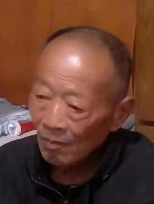 走失者照片 信阳急寻：七旬老人走失，穿白色衬衣...