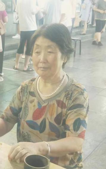 走失者照片 洛阳急寻！七旬老太失联，左耳戴助听...