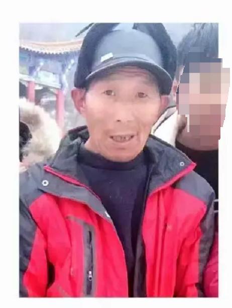 走失者照片 洛阳急寻！七旬老人走失，穿灰色印花...