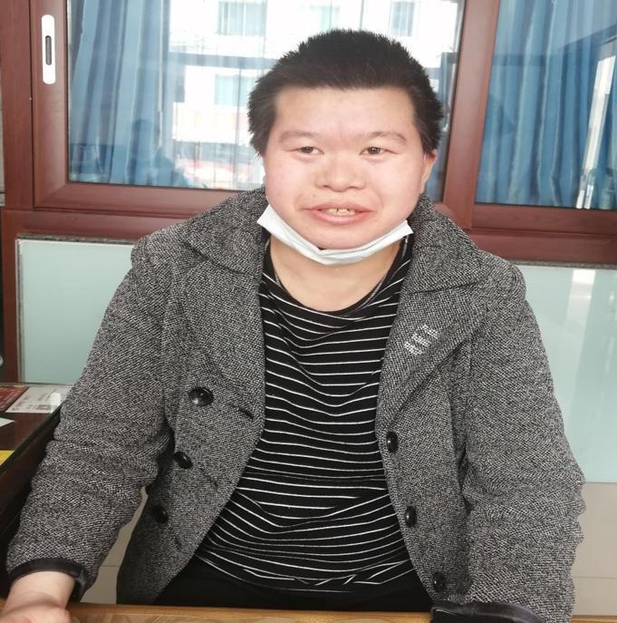 走失者照片 毕节寻亲：青年女子被救助，高1米5...