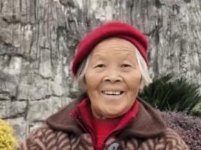 走失者照片 遂宁市寻人:八旬老太走失,穿红色马...