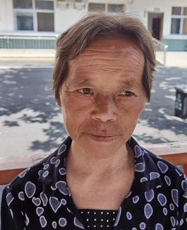走失者照片 襄阳寻亲：六旬老太被救助，高1米5...