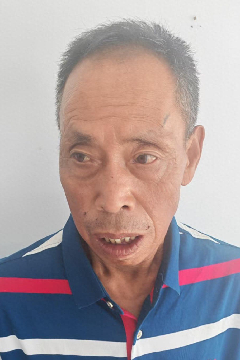 走失者照片 汉中市寻亲：六旬老人被救助，高1米...