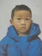 走失者照片 重庆寻亲：3岁男孩自幼被收养，裹红...
