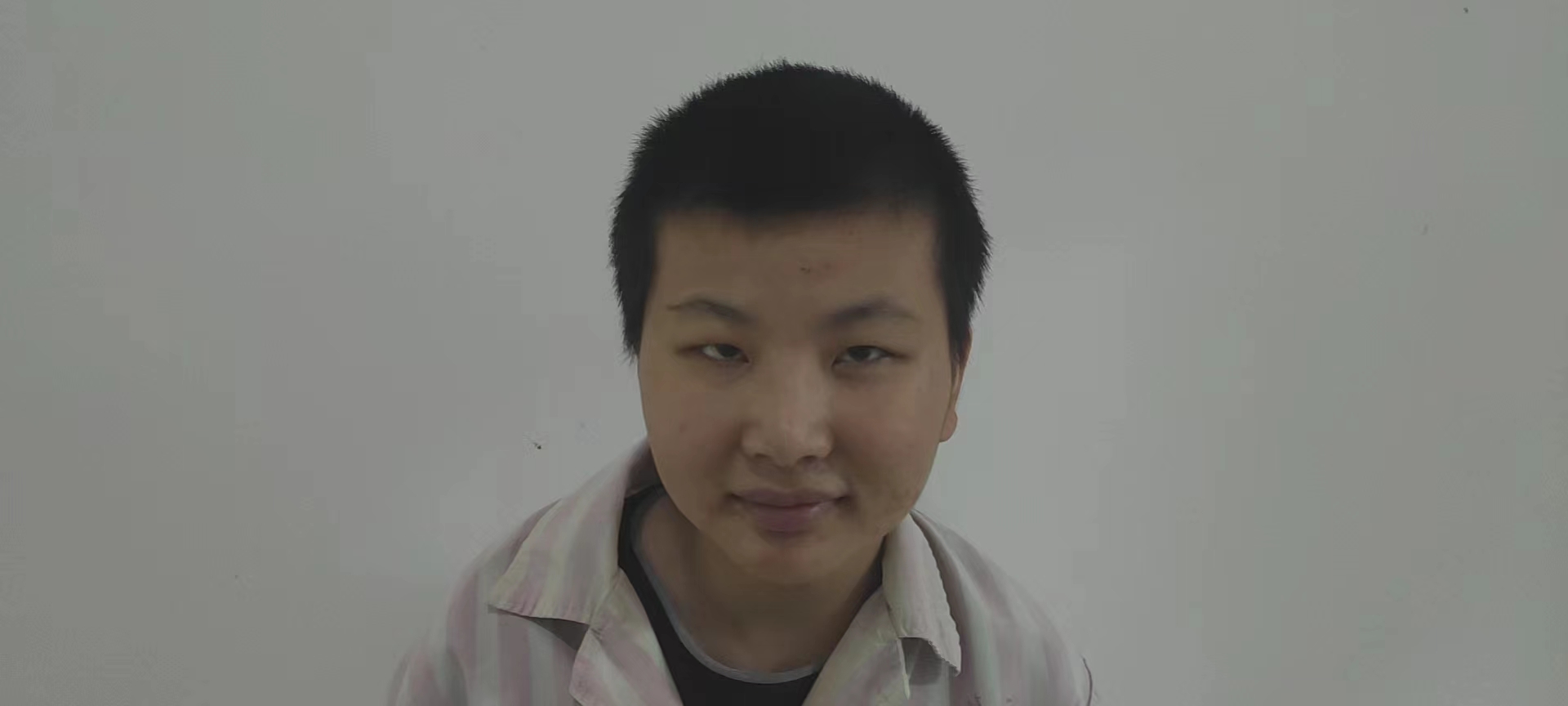 走失者照片 鹰潭寻亲：青年女子被救助，高1米5...