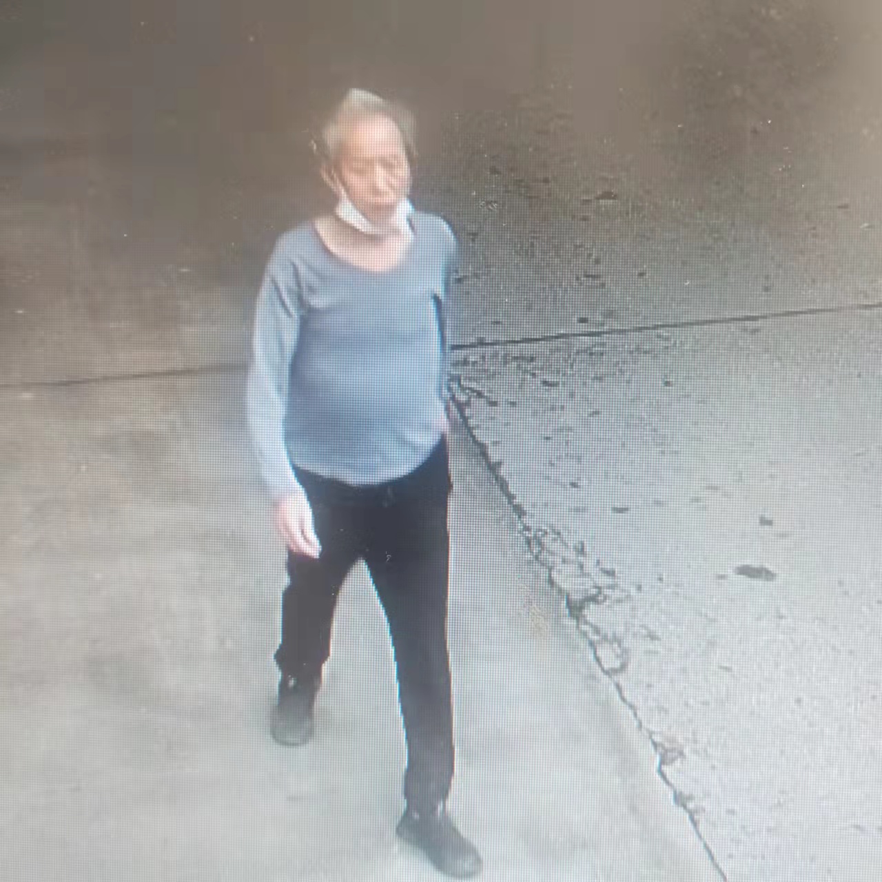 走失者照片 绵阳急寻！六旬老人走失，穿灰色上衣...