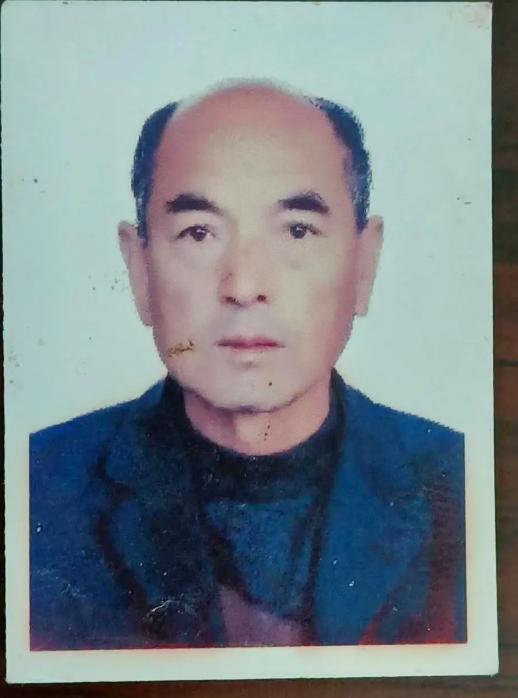 走失者照片 荆州松滋急寻：六旬老人走失，穿一套...