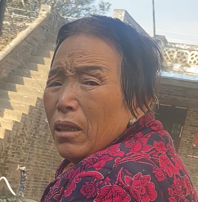 走失者照片 渭南市寻人：七旬老太走失，患小脑萎...
