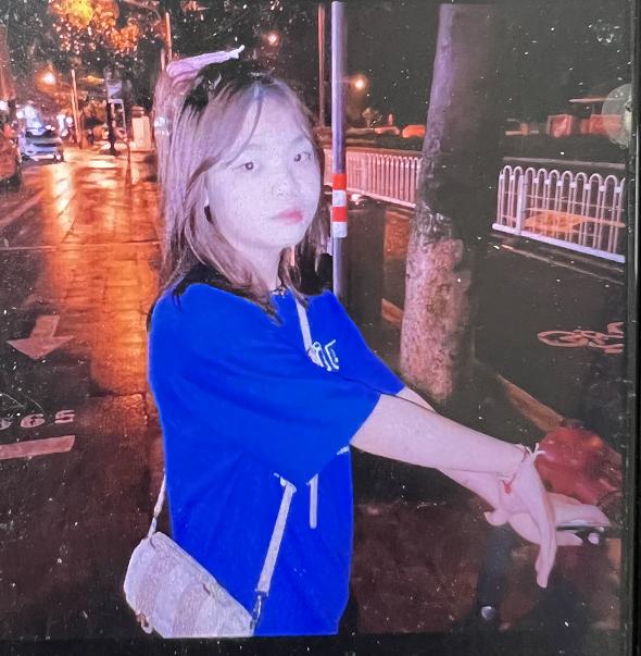 走失者照片 泉州晋江急寻：14岁女孩失联，穿白...