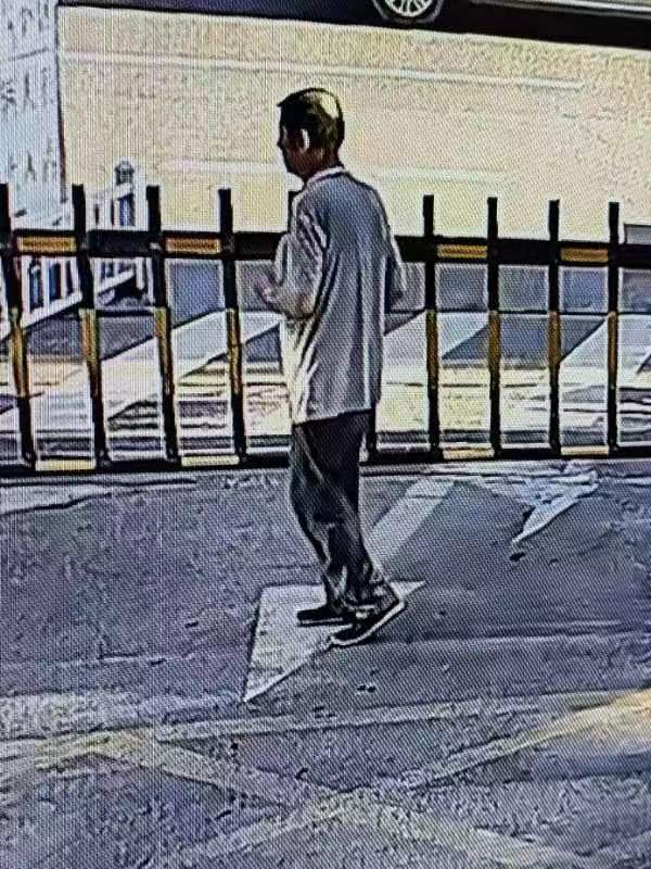 走失者照片 北京急寻：六旬老人走失，穿浅灰色短...