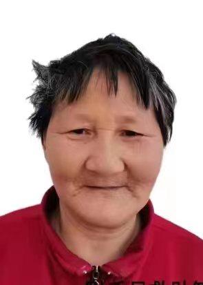 走失者照片 开封寻亲！五旬女子被救助数年，穿红...