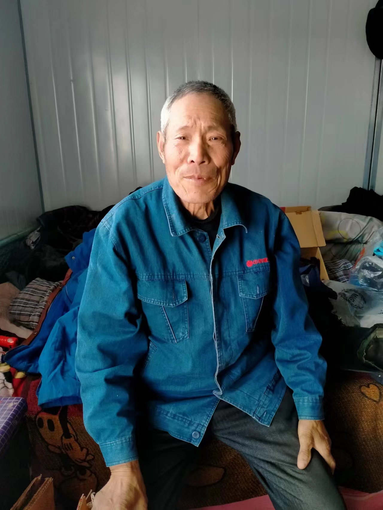 走失者照片 洛阳急寻：七旬老人失联，穿黑色短袖...