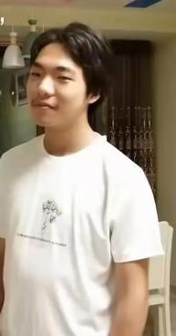 走失者照片 达州急寻：16岁男孩失联，穿白色带...